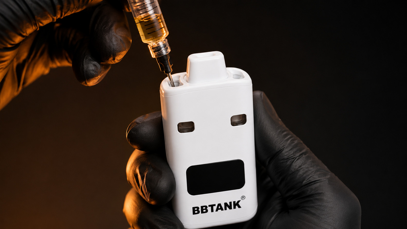 シリンジでBBTANKの一体型PODにリキッドを充填する手順